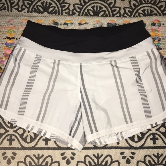 SOLD NWOT Lululemon Striped Shorts Size 2 - Picture 3 of 6